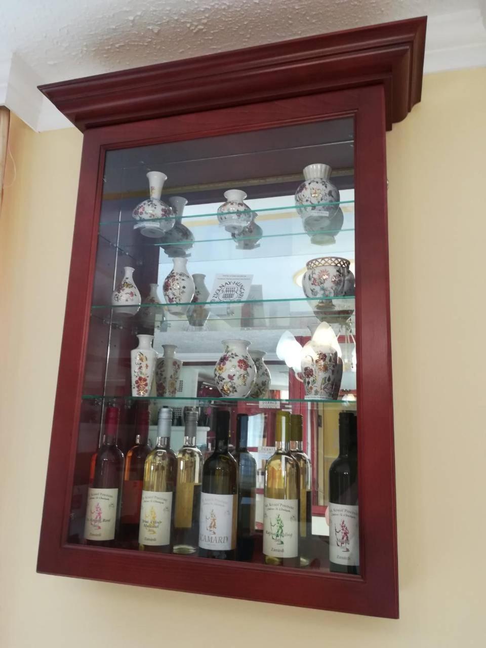 Centrum Panzio Сентендре Екстериор снимка